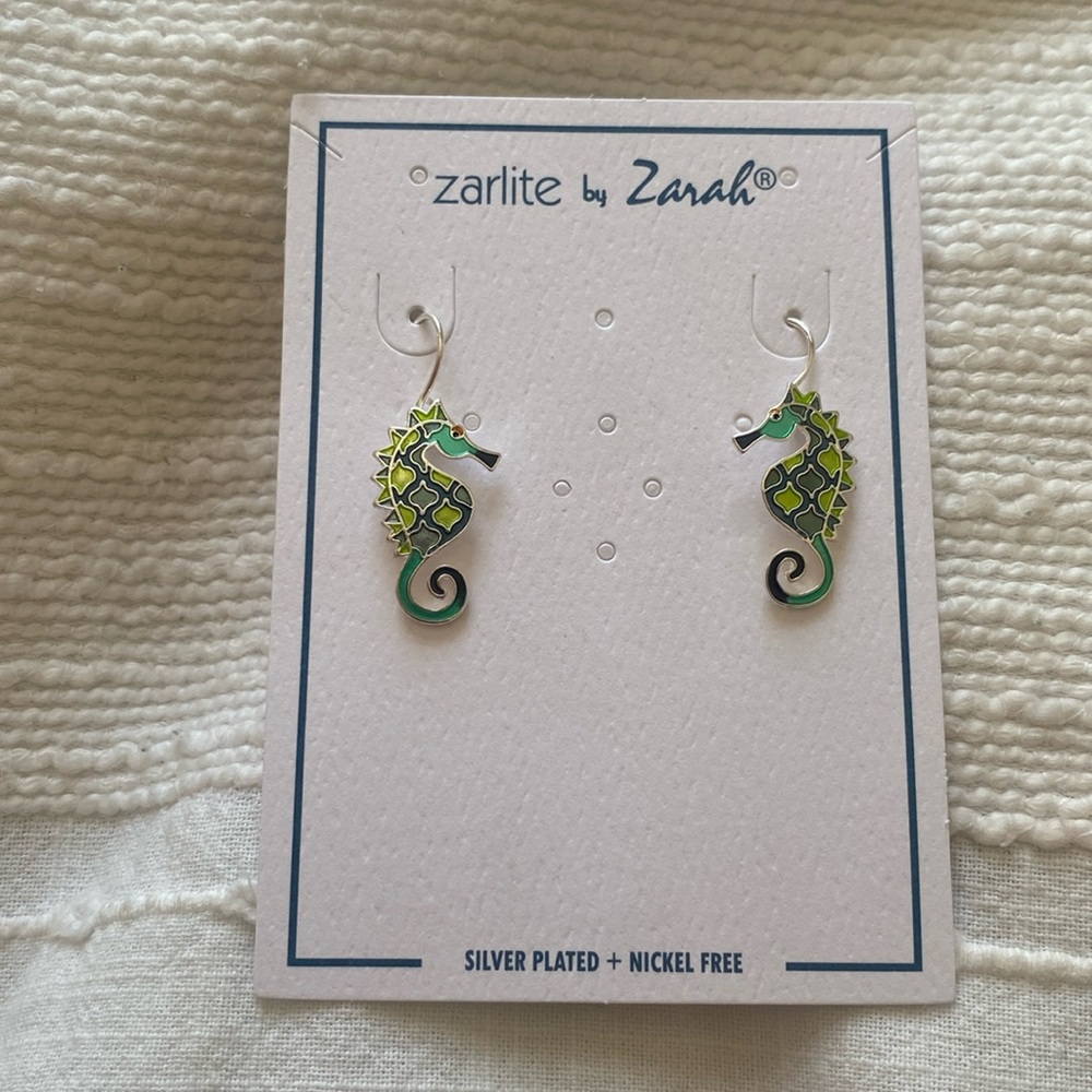 Adorable seahorse earrings